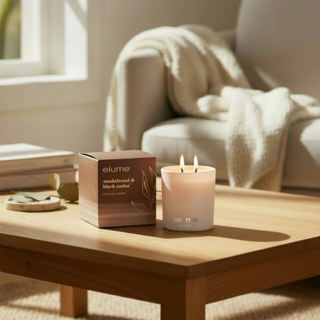 Cosy up this winter with our Sandalwood & Black Amber Soy Candle. A rich blend of Indian sandalwood, black amber and smoky oud creates the perfect warm and inviting atmosphere. 🕯️✨
