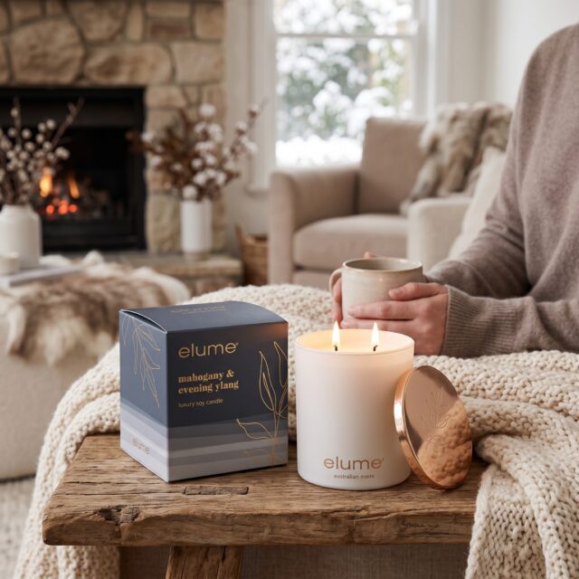 Winter calls for candlelight and rich fragrance. ✨ Mahogany & Evening Ylang blends blood orange, red goji and black pepper with warm bourbon woods, patchouli, sandalwood and mahogany for the perfect cold-weather scent. 🕯️❄️